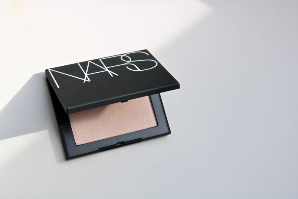 Review | NARS Capri Highlighting Powder