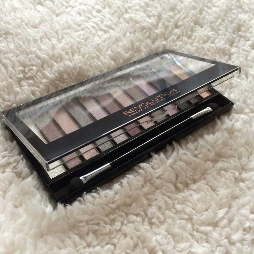 Review | Make-up revolution  – redemption romantic smoked palette.
