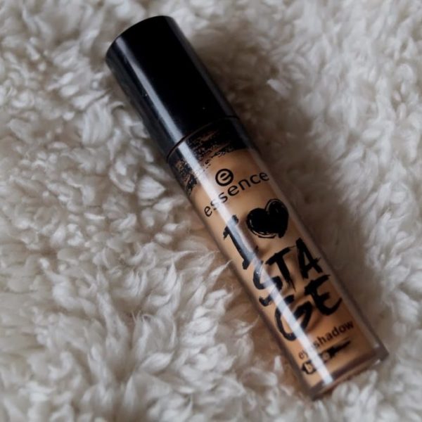 Review: I love stage, essence oogschaduw basis.